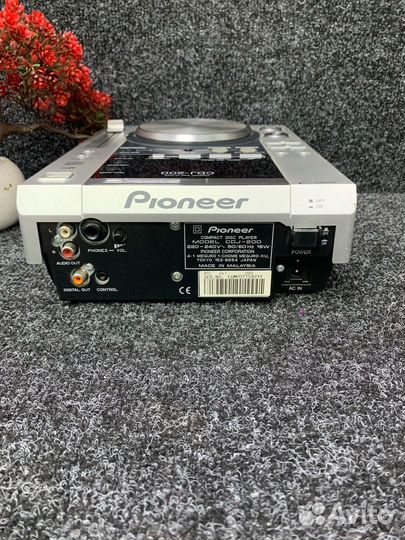 DJ CD-проигрыватель Pioneer DJ CDJ-200