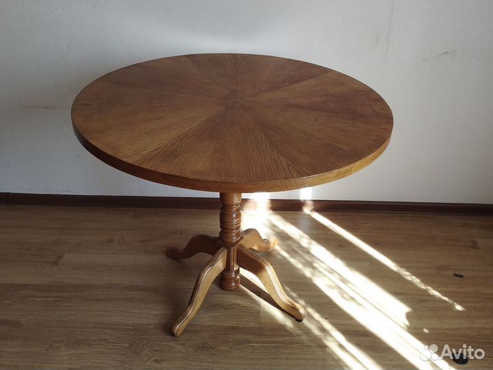Стол обеденный круглый