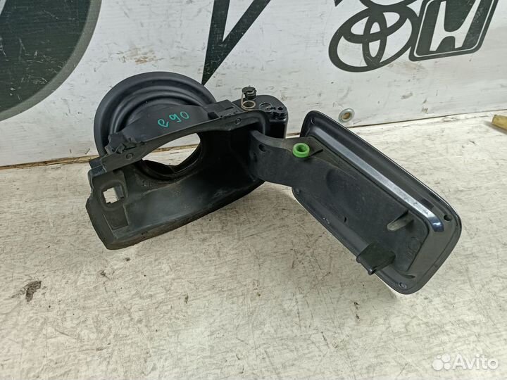 Лючок бака BMW 3 серии E90