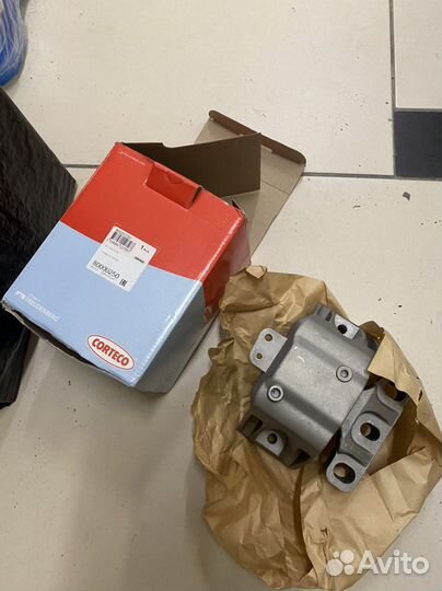 Подушка двигателя Corteco