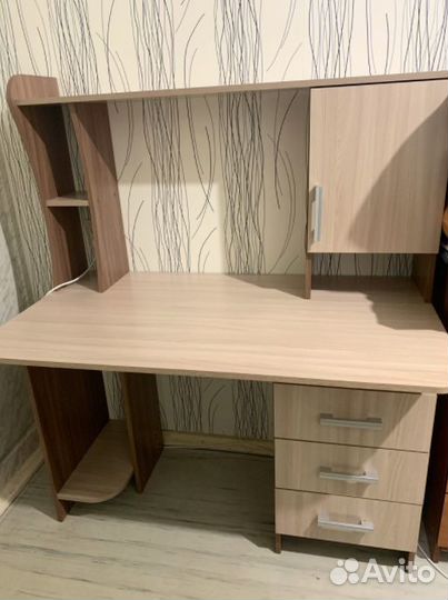 Стол компьютерный