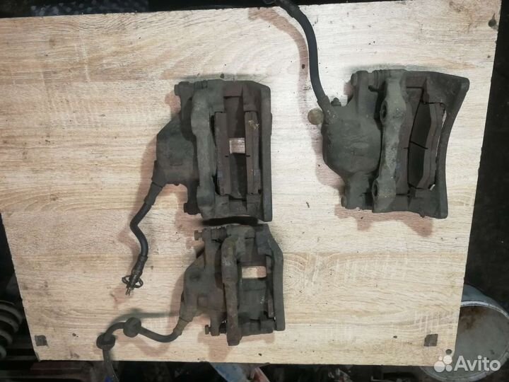 Суппорт передний правый, левый Audi 80 B3