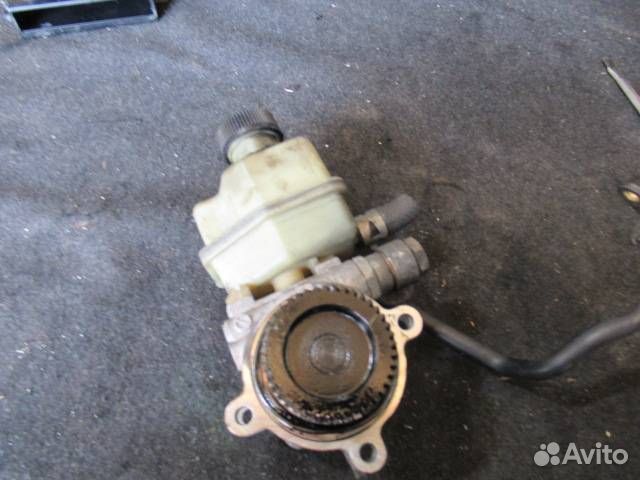 Насос гидроусилителя руля Mazda MPV LW рест. 2005