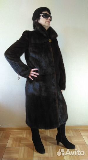 Продаю шубу норковую. Новую