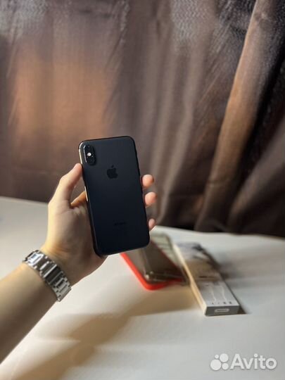 iPhone X, 64 ГБ