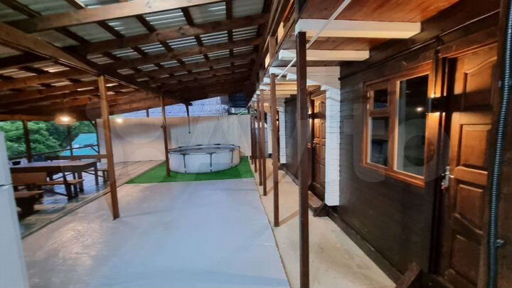 Дом 200 м² на участке 4 сот.