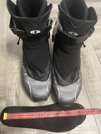 Лыжные ботинки