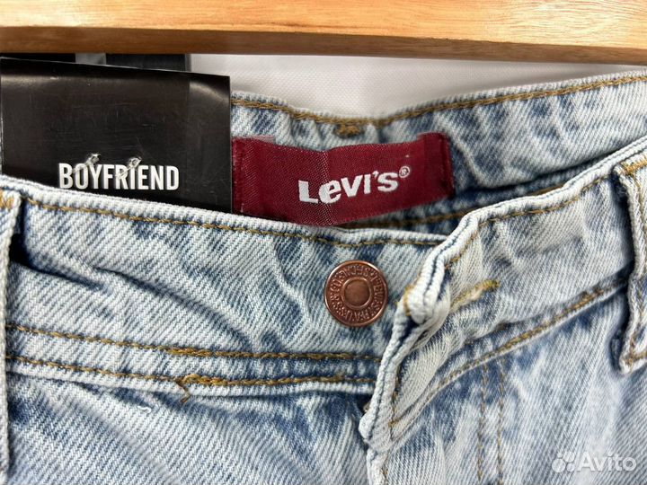 Джинсы Levis