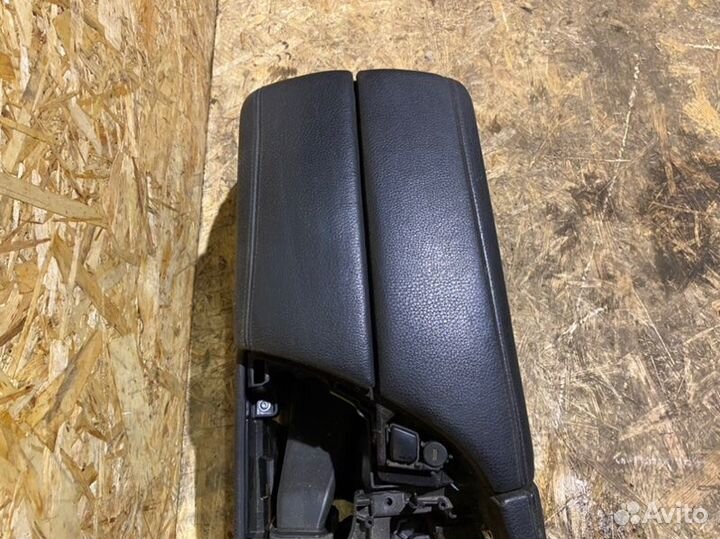 Подлокотник Bmw 535Ix F10 N55B30 2011