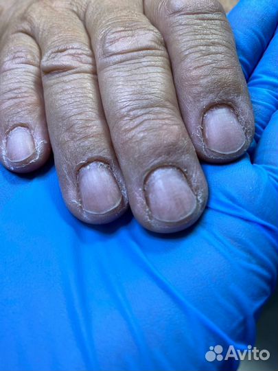 Модель на маникюр