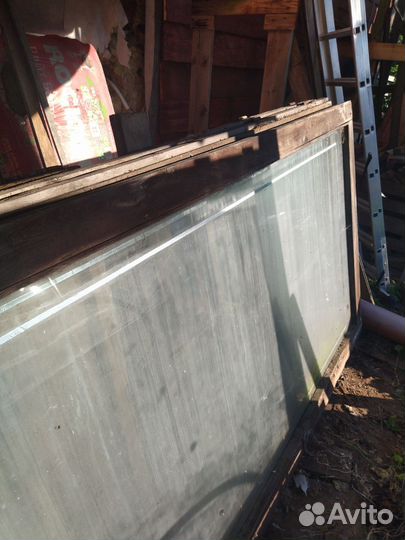 Деревянные рамы со стеклом