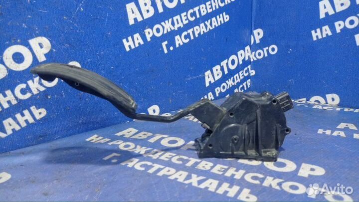 Педаль газа Toyota Camry 40 седан 2011