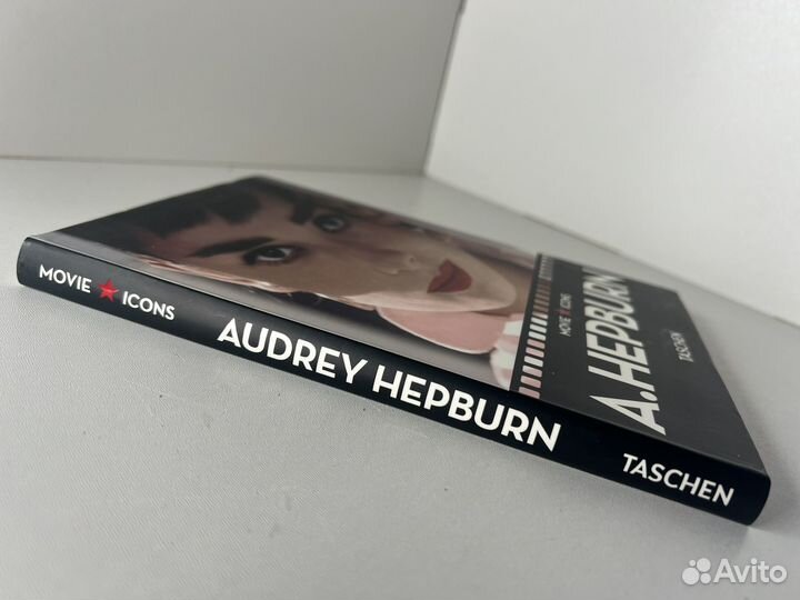 О. Хёпберн. Movie Icons. Taschen