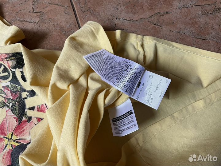 Футболка levis