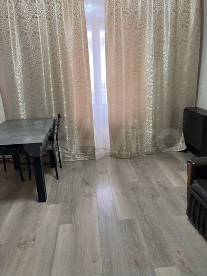 2-к. квартира, 54 м², 1/2 эт.