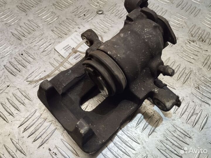 Суппорт задний левый Mitsubishi Space Star