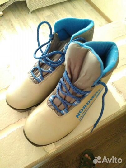 Комплект лыжи, палки с ботинками