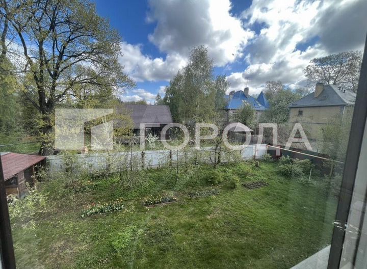 Коттедж 198 м² на участке 9,5 сот.