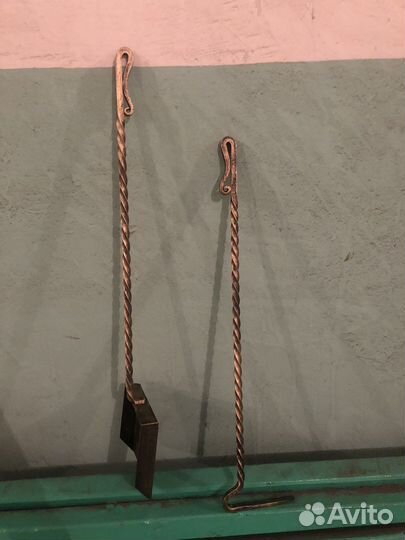 Кованная кочерга и совок