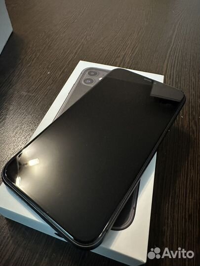 iPhone 11, 64 ГБ