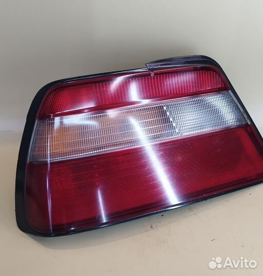 Фонарь задний левый nissan bluebird u14