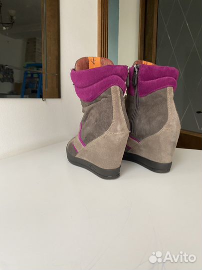 Сникеры женские 38,5 как новые демисезонные