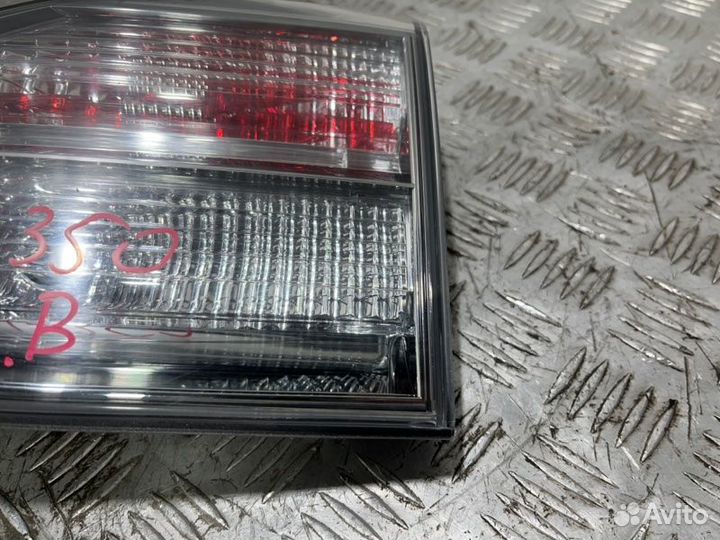 Фонарь внутренний задний правый Lexus Rx350