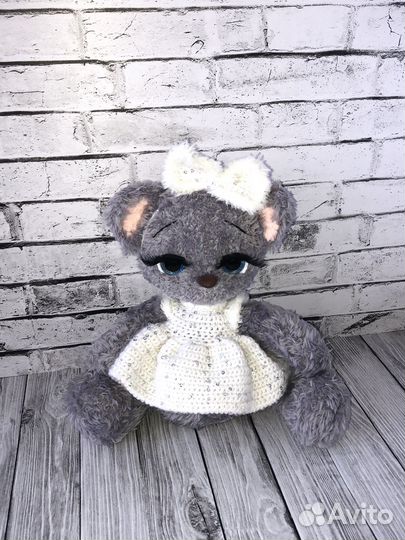 Вязаная игрушка кошка