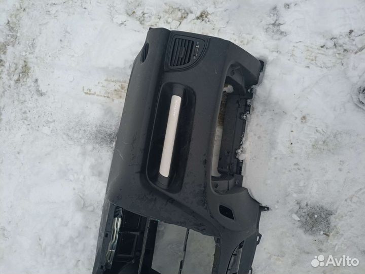 Торпедо Kia Sportage 2