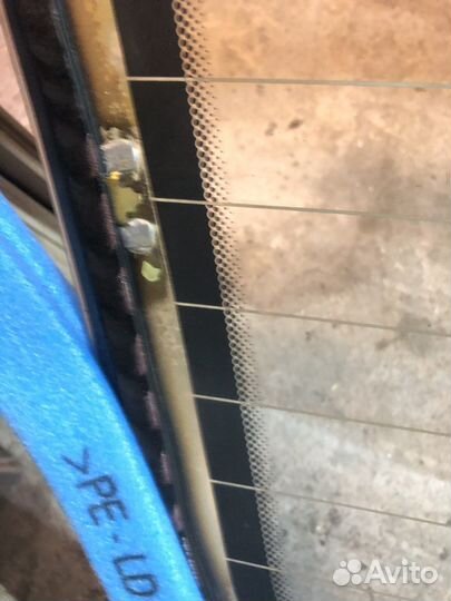 Стекло багажника нива шевроле