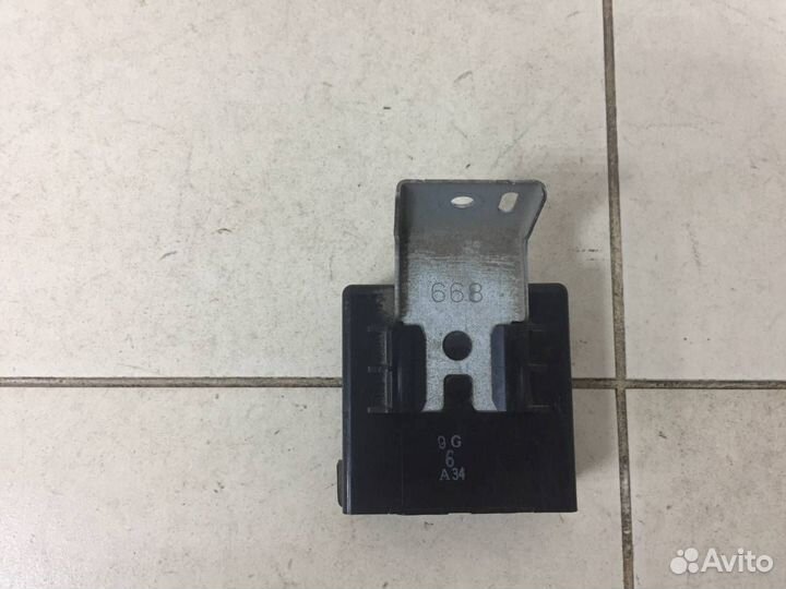 Блок электронный Toyota Corolla E120 2001-2007