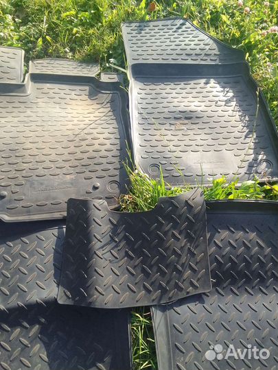 Автомобильные коврики Рено Сандеро 1,не оригинал