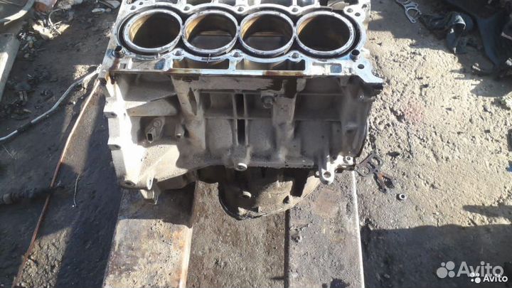 Блок коленвал с поршнями HR16 Juke Sentra Tiida