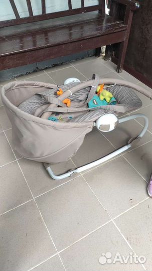 Шезлонг детский