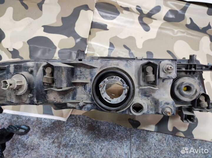 Фара Toyota Estima Emina
