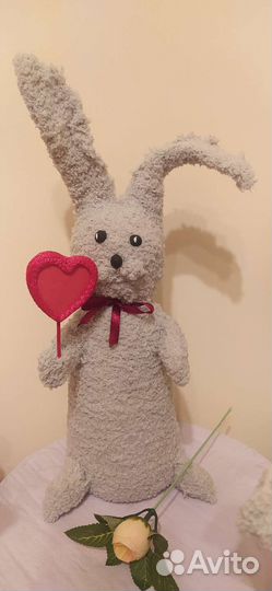 Подарочный заяц с сердцем