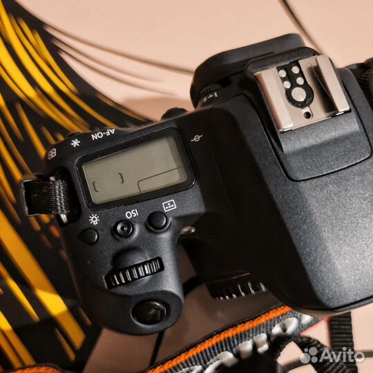 Canon eos 77d body. Зеркальный фотоаппарат