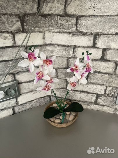 Искусственная цветочная композиция