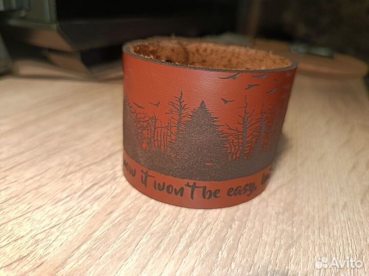 Кожаный браслет 