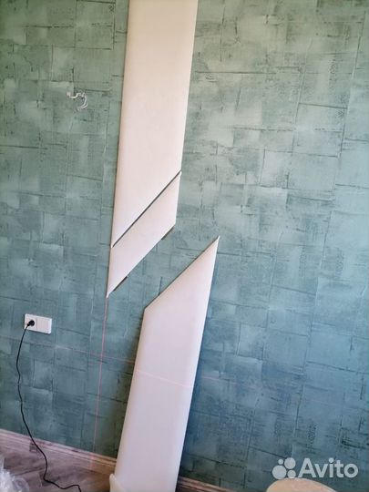 Мягкие стеновые панели с латунным профилем