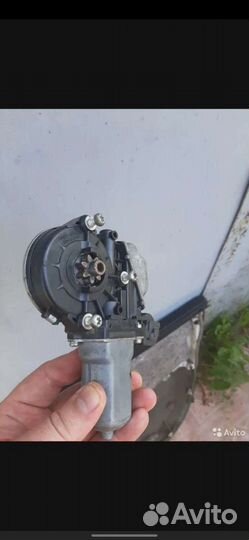 Моторчик стеклоподъемника camry 50