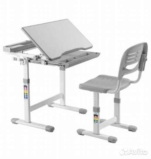 Детская парта со стулом