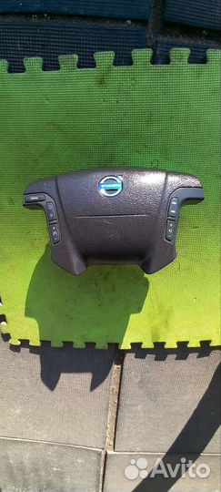 Подушка безопасности в руль Вольво S 80