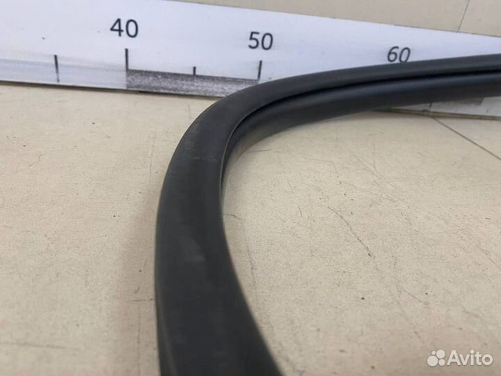 Уплотнитель проема двери передней левой Hyundai ix