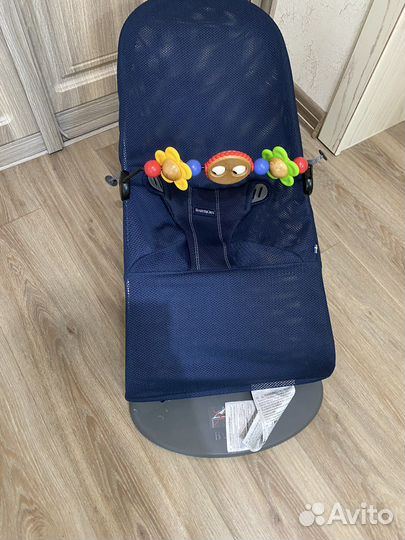 Шезлонг babybjorn сетка с игрушкой