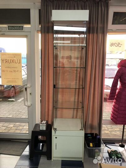 Стекляный шкаф