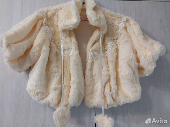 Жилетка (накидка для девочки)