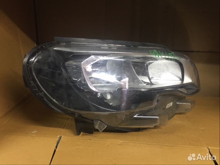 Фара битая правая Peugeot Expert 2018