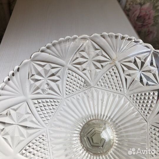 Ваза на ножке старинная