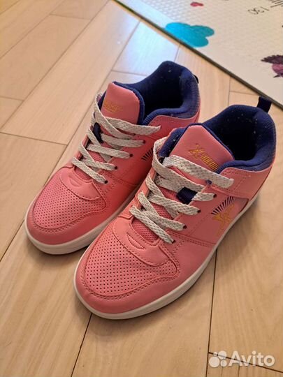 Роликовые кроссовки 36 размер